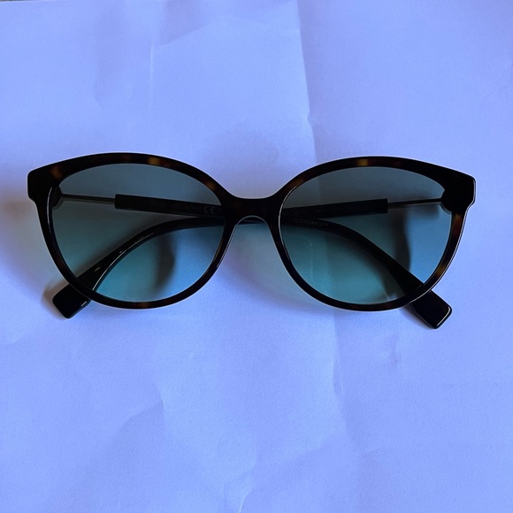 NEW Fendi Women's Cat Eye Sunglasses 57mm Tortoise - Picture 4 of 12